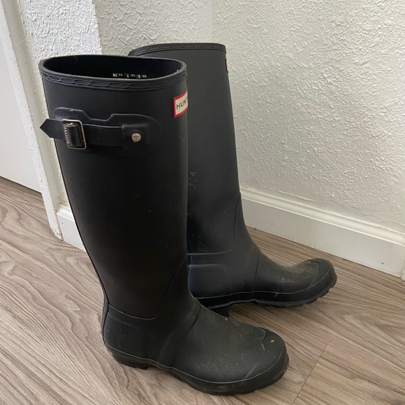Tall matte black hunter rain boots - Picture 2 of 3